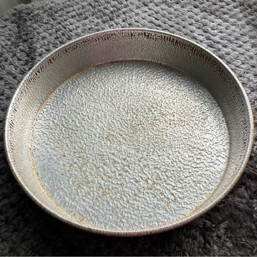 (2)‎ Vintage, Mid-Century, Cottagecore, Farmhouse, Textured 8” Metal Cake Pans